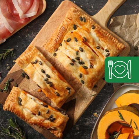 Rotolo con zucca ammaccata, salumi e formaggi del fine settimana