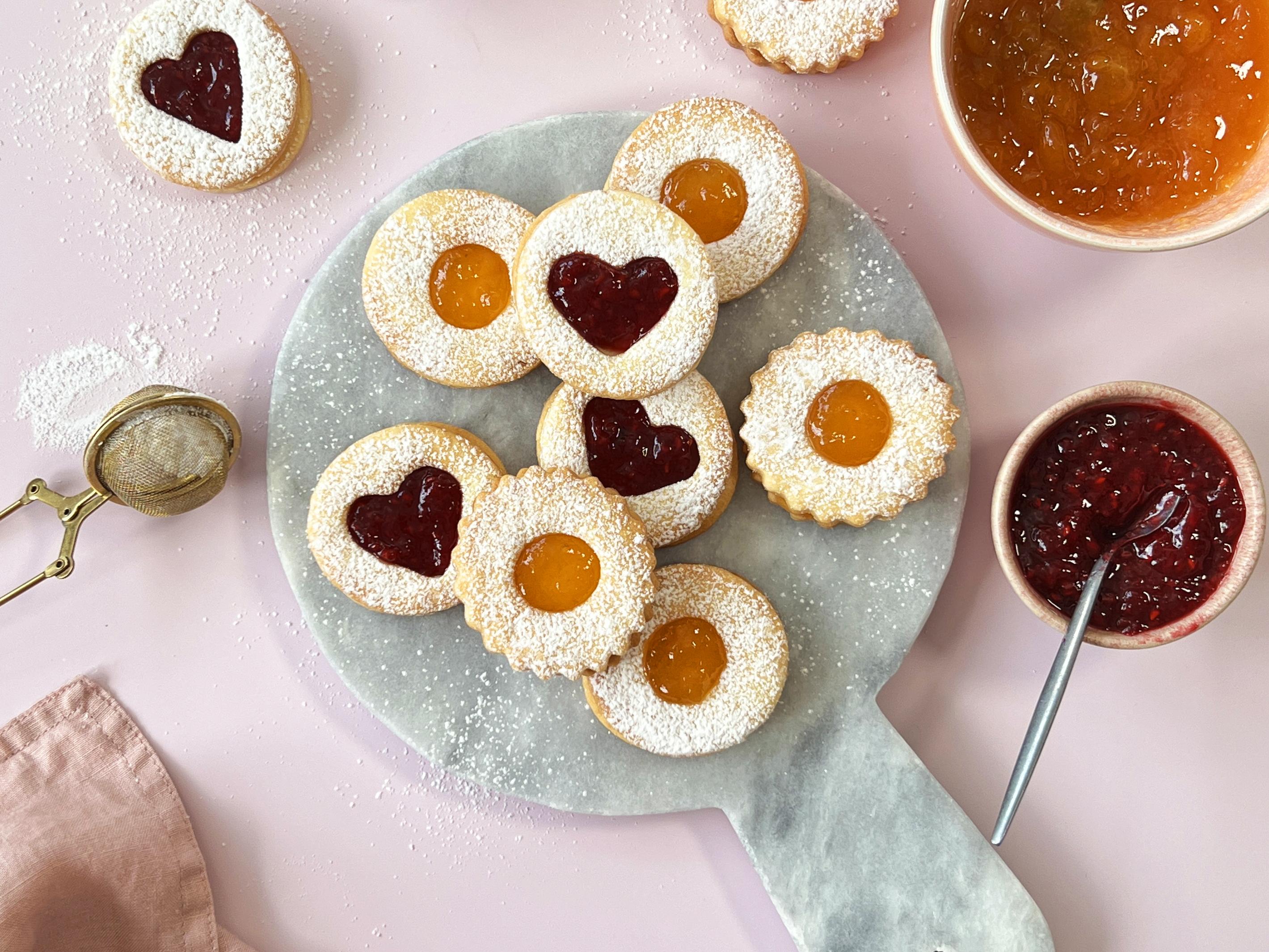 Biscotti occhi di bue ripieni di marmellata