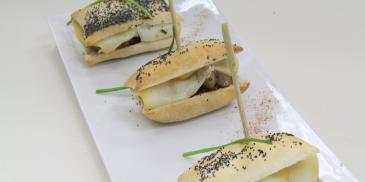 Panino di Pasta Sfoglia Delicata Buitoni con funghi porcini e scamorza affumicata